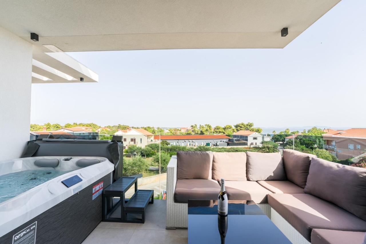 Grandpalazzo Apartments Vir Ngoại thất bức ảnh
