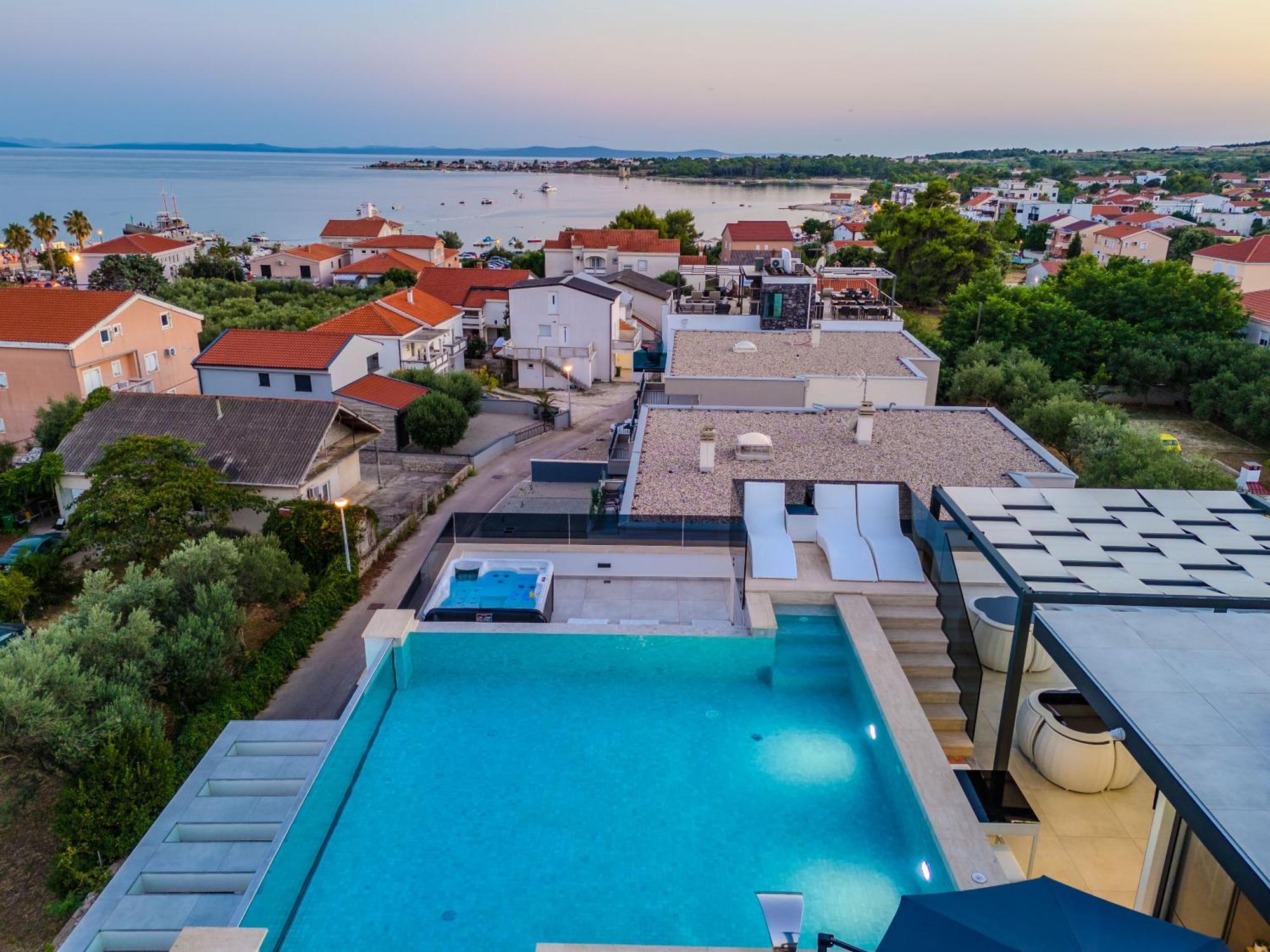 Grandpalazzo Apartments Vir Ngoại thất bức ảnh
